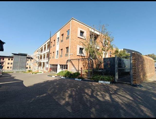 BUSINESS PROPERTY TO RENT IN CONSTANTIA KLOOF